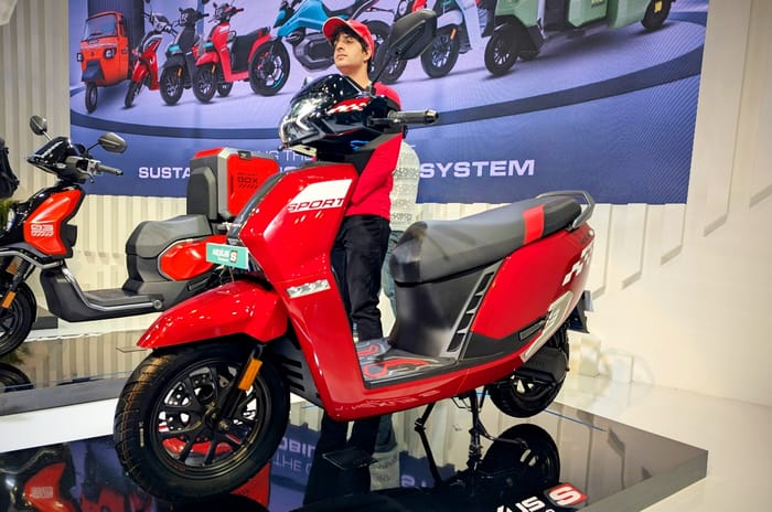 Ampere Xpress B2B electric scooter revealed at Auto Expo 2025